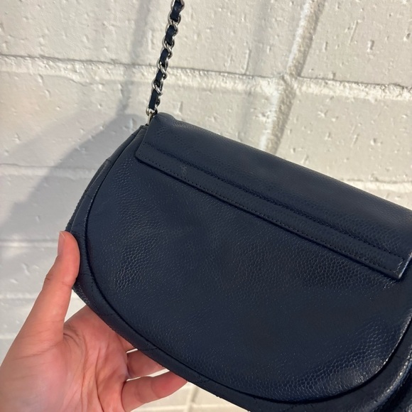 Chanel caviar leather navy blue half moon wallet on chain bag - Picture 6 of 16